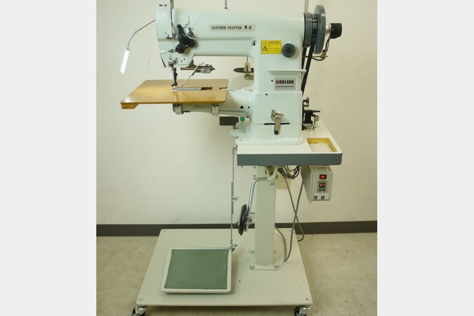 0番糸対応 総合送り 腕ミシン レザークラフターLC1-341 送料込の製品画像00