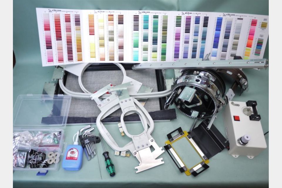 12針工業用刺繍ミシン　バードランドRP1201 高性能 自動糸切・糸替えの製品画像01