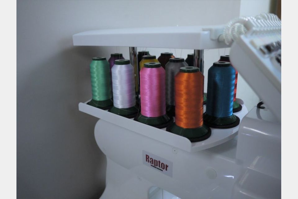 12針工業用刺繍ミシン　バードランドRP1201 高性能 自動糸切・糸替えの製品画像03