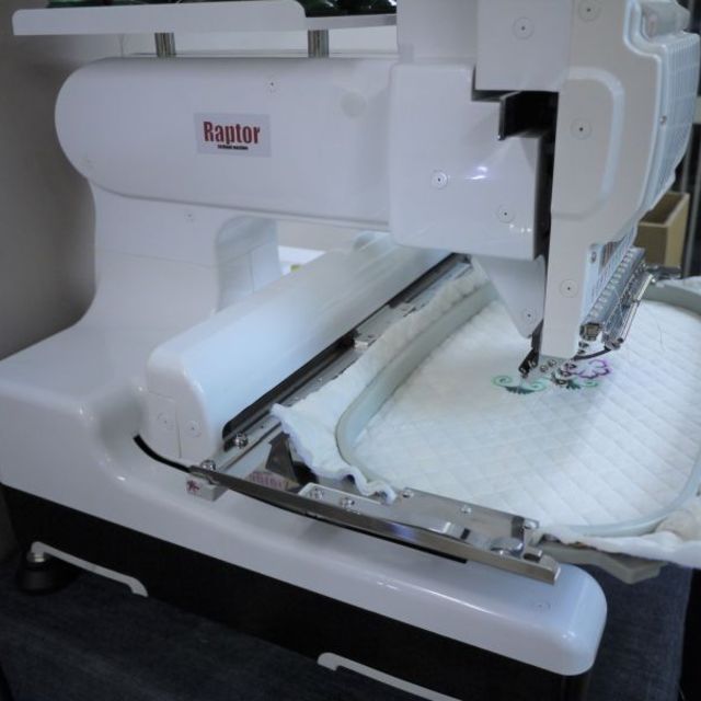 12針工業用刺繍ミシン　バードランドRP1201 高性能 自動糸切・糸替えの製品画像04