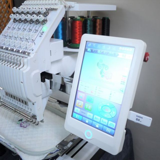 12針工業用刺繍ミシン　バードランドRP1201 高性能 自動糸切・糸替えの製品画像05