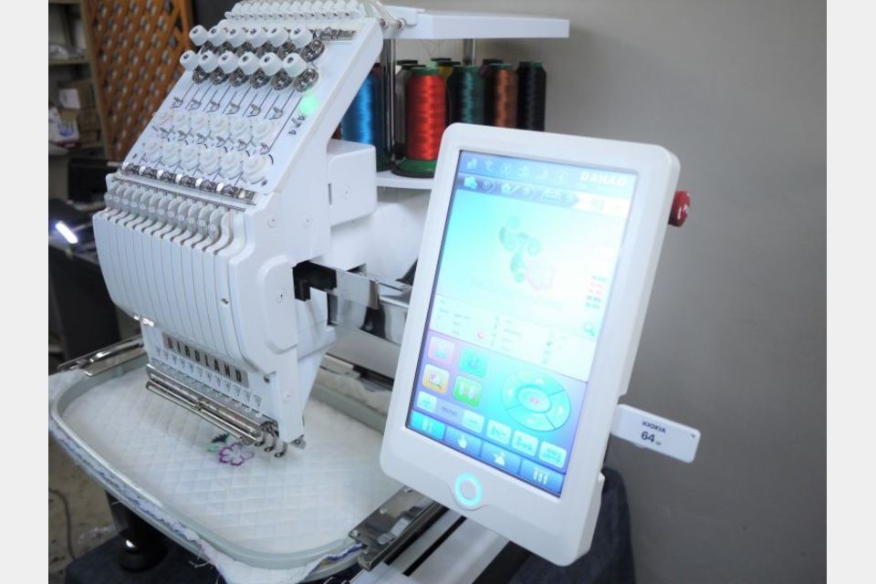 12針工業用刺繍ミシン　バードランドRP1201 高性能 自動糸切・糸替えの製品画像05