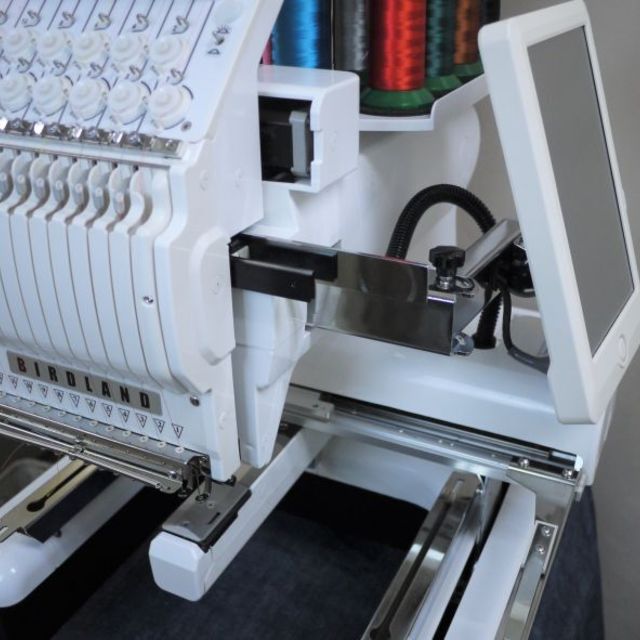 12針工業用刺繍ミシン　バードランドRP1201 高性能 自動糸切・糸替えの製品画像07