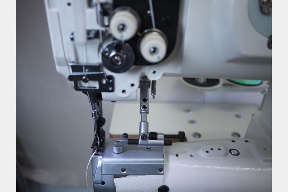 総合送り工業用腕ミシン ラプターRP4800pro 0番糸対応 プロ用から趣味 レザー 革 帆布 厚物ミシンの製品画像04