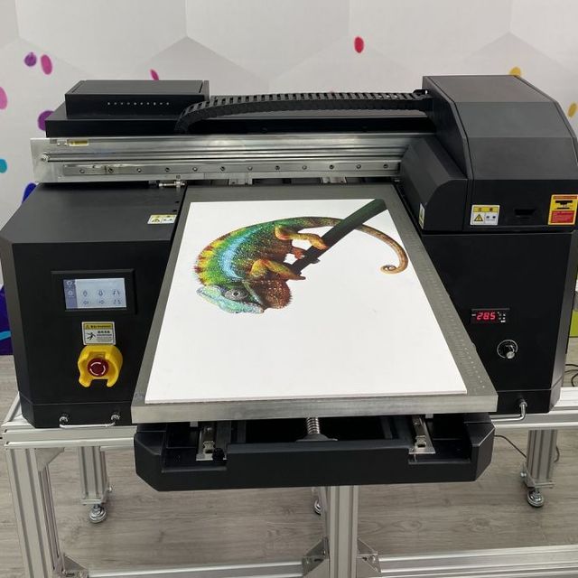 A2サイズ UVプリンター クリアー ホワイト搭載 3ヘッドモデル UVP-A2 高性能モデルの製品画像01