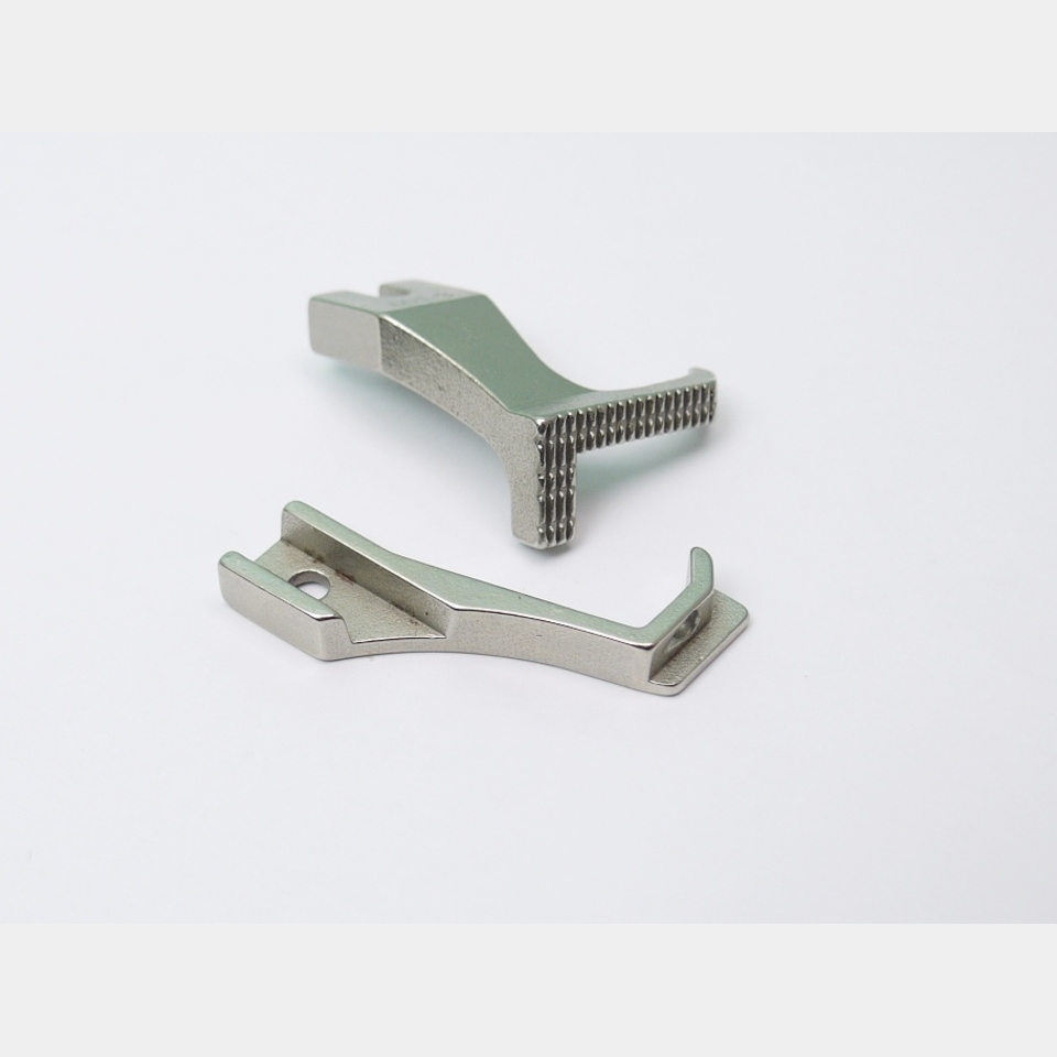 新品★工業用上下送りミシン用 コパステッチ押さえ（段押さえ）の画像