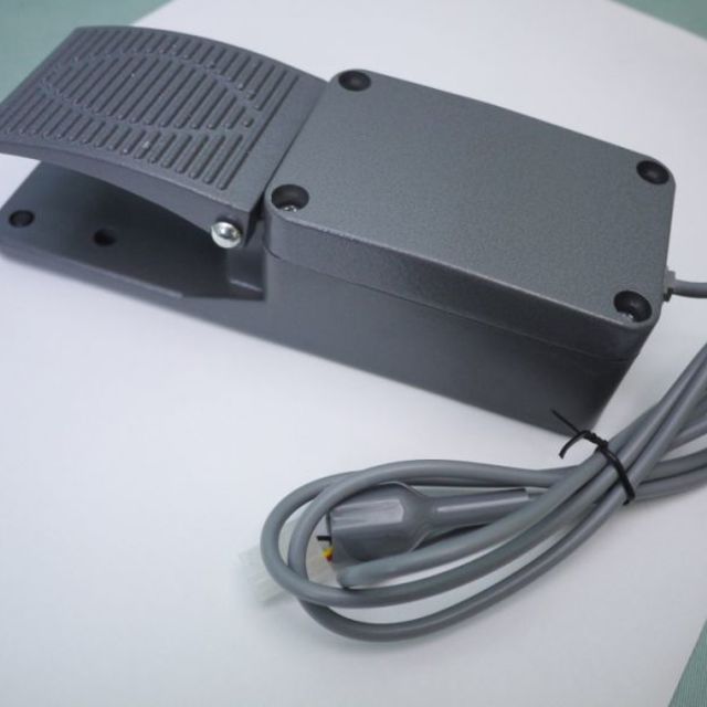 サーボモーター用（1000Wタイプ）どこでもフットコントローラーの製品画像01