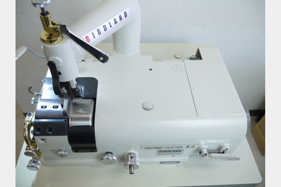 1本脚 省スペース★高性能 革漉き機 バードランドLC801W サーボM付の製品画像02