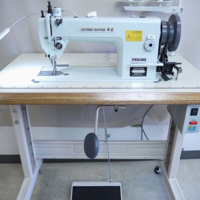 省スペース★0番/厚革対応 上下送り工業用ミシン LC303S 750Wサーボ/アイドルP付 送料無料の製品画像00