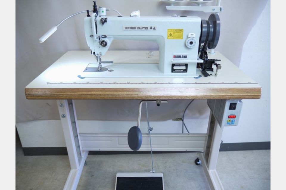 省スペース★0番/厚革対応 上下送り工業用ミシン LC303S 750Wサーボ/アイドルP付 送料無料の製品画像00