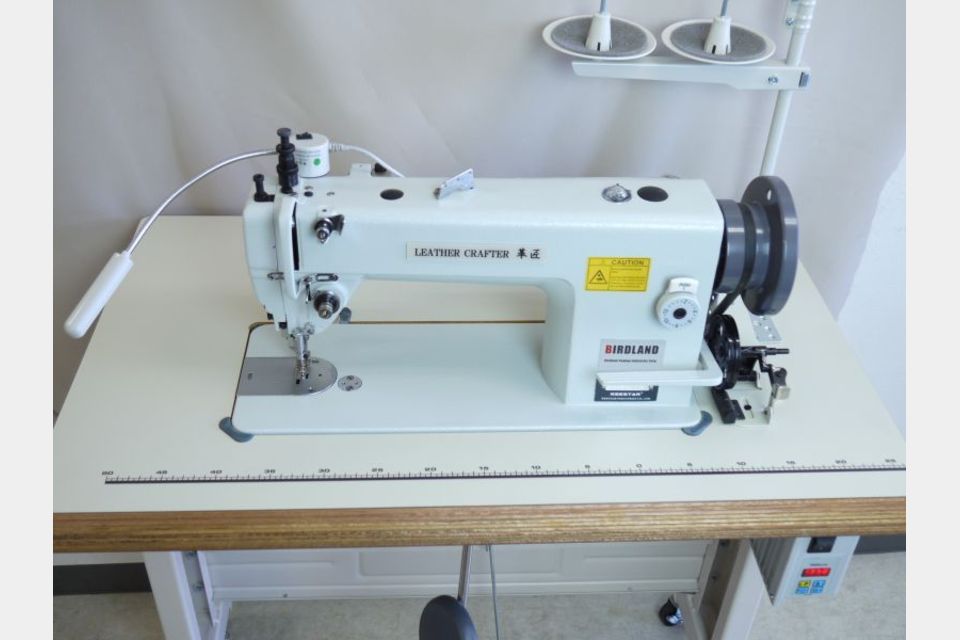 省スペース★0番/厚革対応 上下送り工業用ミシン LC303S 750Wサーボ/アイドルP付 送料無料の製品画像03