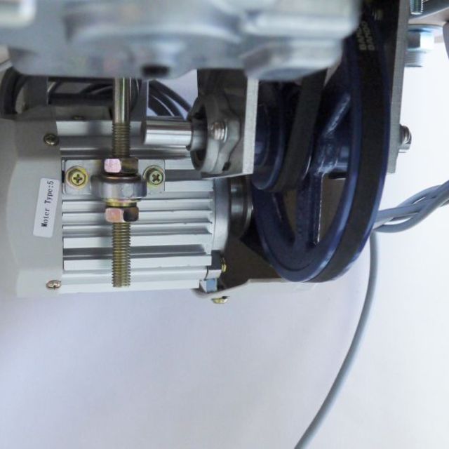 省スペース★0番/厚革対応 上下送り工業用ミシン LC303S 750Wサーボ/アイドルP付 送料無料の製品画像04