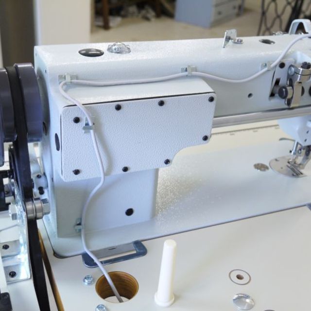 省スペース★0番/厚革対応 上下送り工業用ミシン LC303S 750Wサーボ/アイドルP付 送料無料の製品画像05