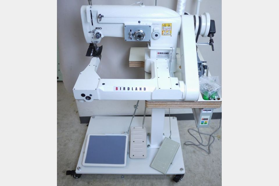 細腕 上下送り腕送り出し ジグザグミシン LC2156 バードランド工業用ミシンの製品画像00