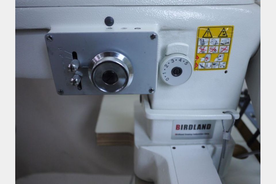 細腕 上下送り腕送り出し ジグザグミシン LC2156 バードランド工業用ミシンの製品画像03