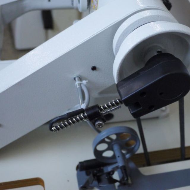 細腕 上下送り腕送り出し ジグザグミシン LC2156 バードランド工業用ミシンの製品画像04