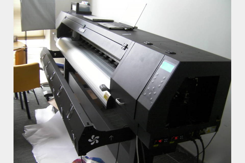 1.8ｍ巾 大判プリンター エコソルベント/昇華インク バードランド18MET ターポリン印刷 看板サイン 昇華印刷の製品画像02