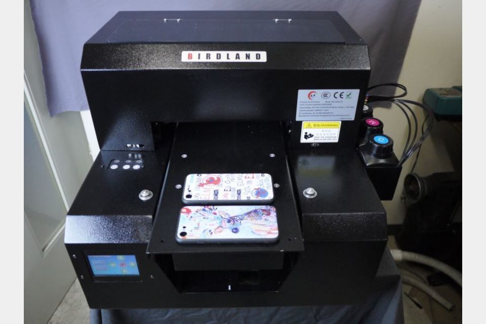 UVプリンター A4サイズ 素材へ直接プリント アクリル 革 布 金属へロゴ印刷 UVP-A4の製品画像00