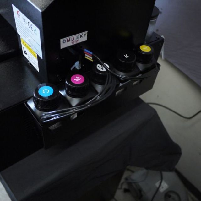 UVプリンター A4サイズ 素材へ直接プリント アクリル 革 布 金属へロゴ印刷 UVP-A4の製品画像06