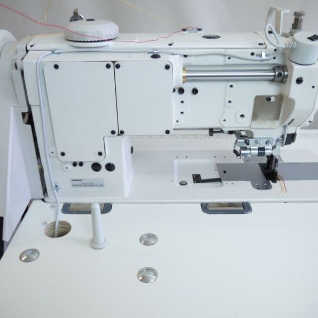 2本針本縫い 総合送り平ミシン レザークラフターLC1560 1000Wモーター